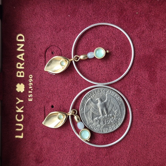 NEW!!!Lucky Earrings - Picture 5 of 5